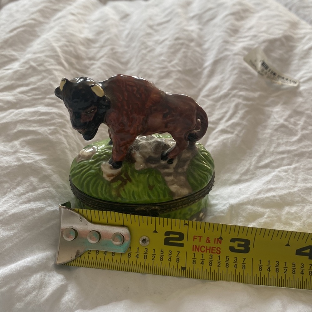 Hinged porcelain trinket box - buffalo - Picture 11 of 11
